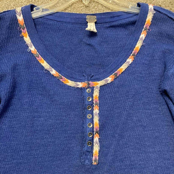 FREE PEOPLE BLUE  THERMAL HENLEY SIZE S - Picture 7 of 10